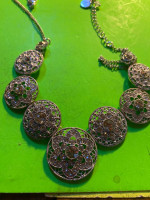 Liz clayborne statment rinestone necklece