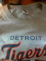 DETROIT TIGERS SHIRT