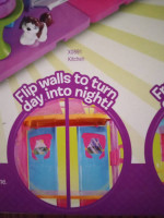 Polly Pocket Hangout House --NIB