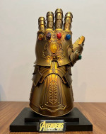 Infinity Gauntlet Metal Replica 1/1 Scale