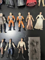 Lot of 32 - 1995 Star Wars: Power of the Force Action Figures
