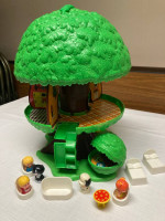 1975 Tree Tots Family Tree House w/accessories