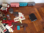 Big HO - O Scale Model Train Village Pieces -- lots (Lionel)