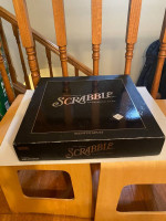 SCRABBLE ONYX EDITION CROSWORD GAME (Excellent )