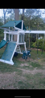 BEAUTIFUL AND HUGE KIDS SWINGSET / PLAYSET
