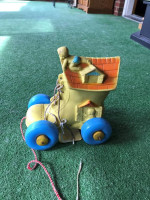 Vintage Old Lady in The Shoe Pull Toy