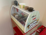 Melissa &Doug 1 Stop Shop and Ice Cream Counter