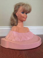 1983 Pose me pretty Barbie Head