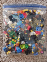 50 Lego Minifigures