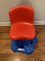♥ ♥ ♥ VINTAGE LITTLE TIKES  SWIVEL CHAIR - CHILD SIZE RED & BLUE CHAIR