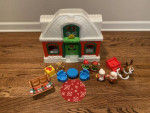 FISHER PRICE LITTLE PEOPLE SANTAS NORTH POLE CHRISTMAS COTTAGE FIGURES