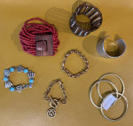 Bracelets!! Set of 7…🌷