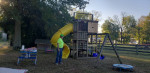 Kids play structure