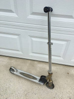 Razor Scooter w/ blue handle