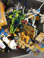 Huge bin full of assorted legos and minifigs
