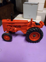 John Deere Ertl Vintage Diecast 1/16 M Tractor