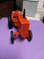 John Deere Ertl Vintage Diecast 1/16 M Tractor