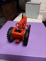 John Deere Ertl Vintage Diecast 1/16 M Tractor
