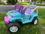 Power Wheels Frozen Jeep