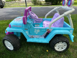Power Wheels Frozen Jeep