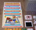 Snap Circuits Extreme SC-750 electronics lab set - STEM toy - ages 8+