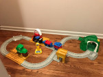 MATTEL FISHER PRICE 1999 TOOTS THE TRAIN SET