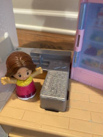 LITTLE PEOPLE BARBIE DREAMHOUSE and PLAY & CARE PET SPA