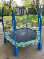 KIDS TRAMPOLINE