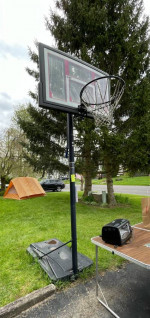 LIFETIME BASKETBALL HOOP