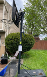 LIFETIME BASKETBALL HOOP