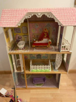 Doll House, Big, with Furnishings; Monster High Dolls, Deliver