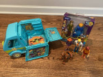 SCOOBY-DOO MYSTERY MACHINE VAN & FIGURES HannaBarbera 50th Anniversary