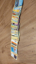 100 Pokémon cards