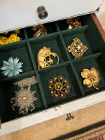 Vintage Pin Brooches Choices