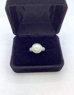 18k Diamond Pearl Ring