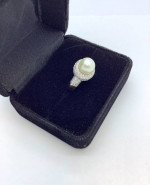 18k Diamond Pearl Ring