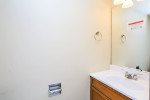 Charming 3 Bedroom, 1.5 Bathroom Home in Aurora – Available Now!