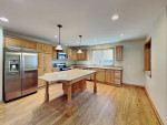 Elegant Living in Hinsdale – Spacious 4-Bed, 3.5-Bath Dream Home!