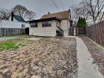 Your Oak lawn haven awaits—schedule your private showing today!