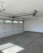Hello everyone I got  2beds and 1ba/3beds and 2ba available for moving in