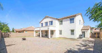 5 Bedrooms and 2 Bathrooms Detached House