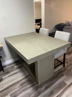 Bob’s Cosmopolitan Grey Dining Table and 4 Chairs