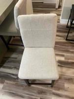 Bob’s Cosmopolitan Grey Dining Table and 4 Chairs