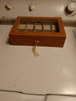 #352... wrist watch display storage case