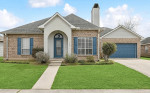 Pelican Lakes 3b/2b Single Family Home. Open floor plan welcomes you into the space.