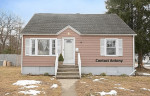 Great opportunity to move into a charming single family home in quiet Tatnuck