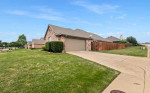 3Bd • 2Ba - 1900 Sqft