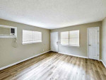 Cozy 2-Bedroom Duplex with Convenient Features / Pet-Friendly / Available Now!