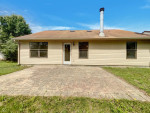 The beautiful single family 3 beds 2 baths house!