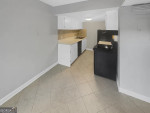 Spacious 2 beds 1 bath family house